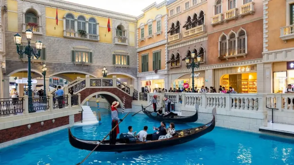 cash and atms in macao