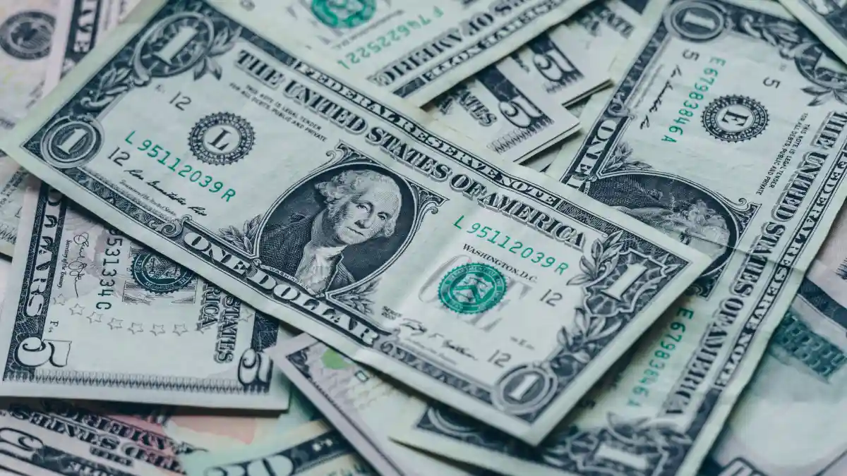 money and currency in Ecuador