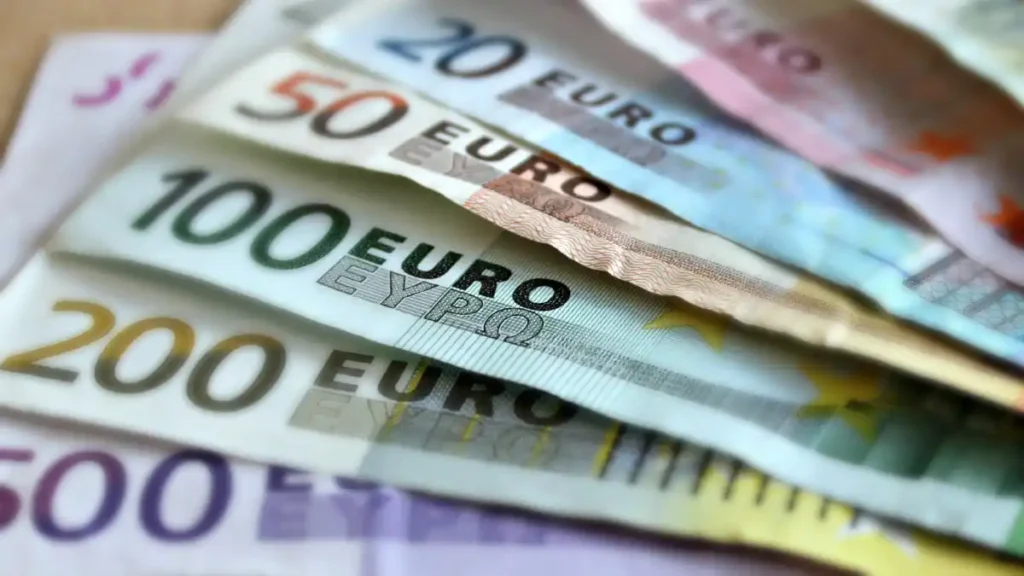 money and currency in ireland - euros
