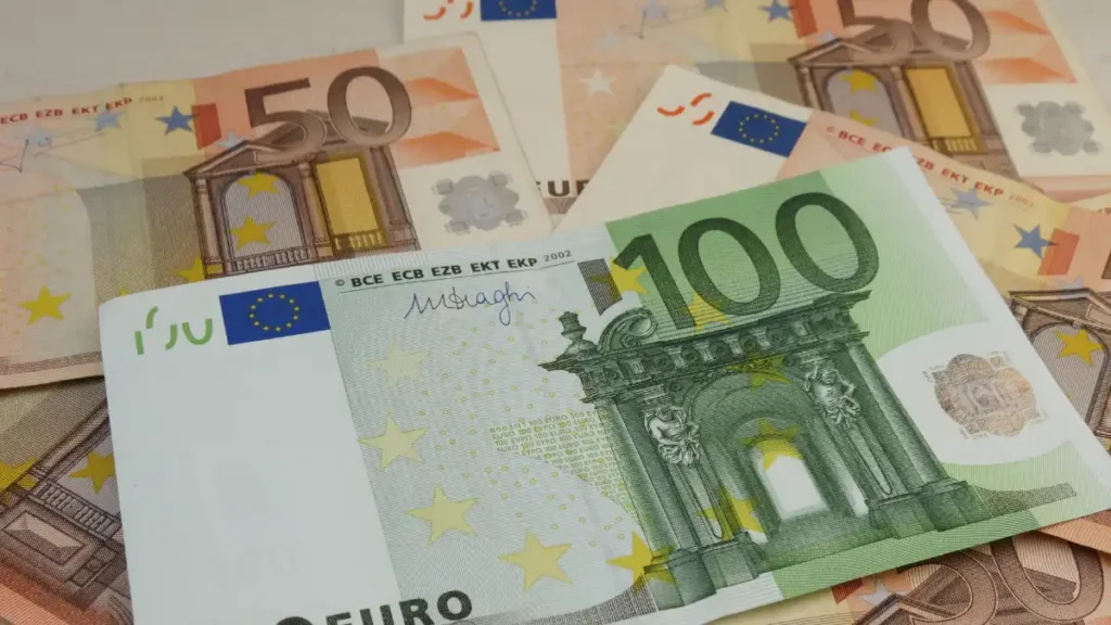 money and currency in Portugal & Lisbon
