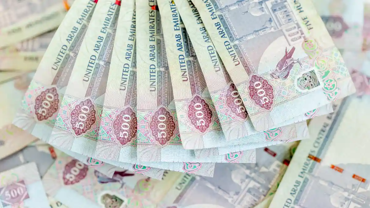 money and currency in UAE & Dubai